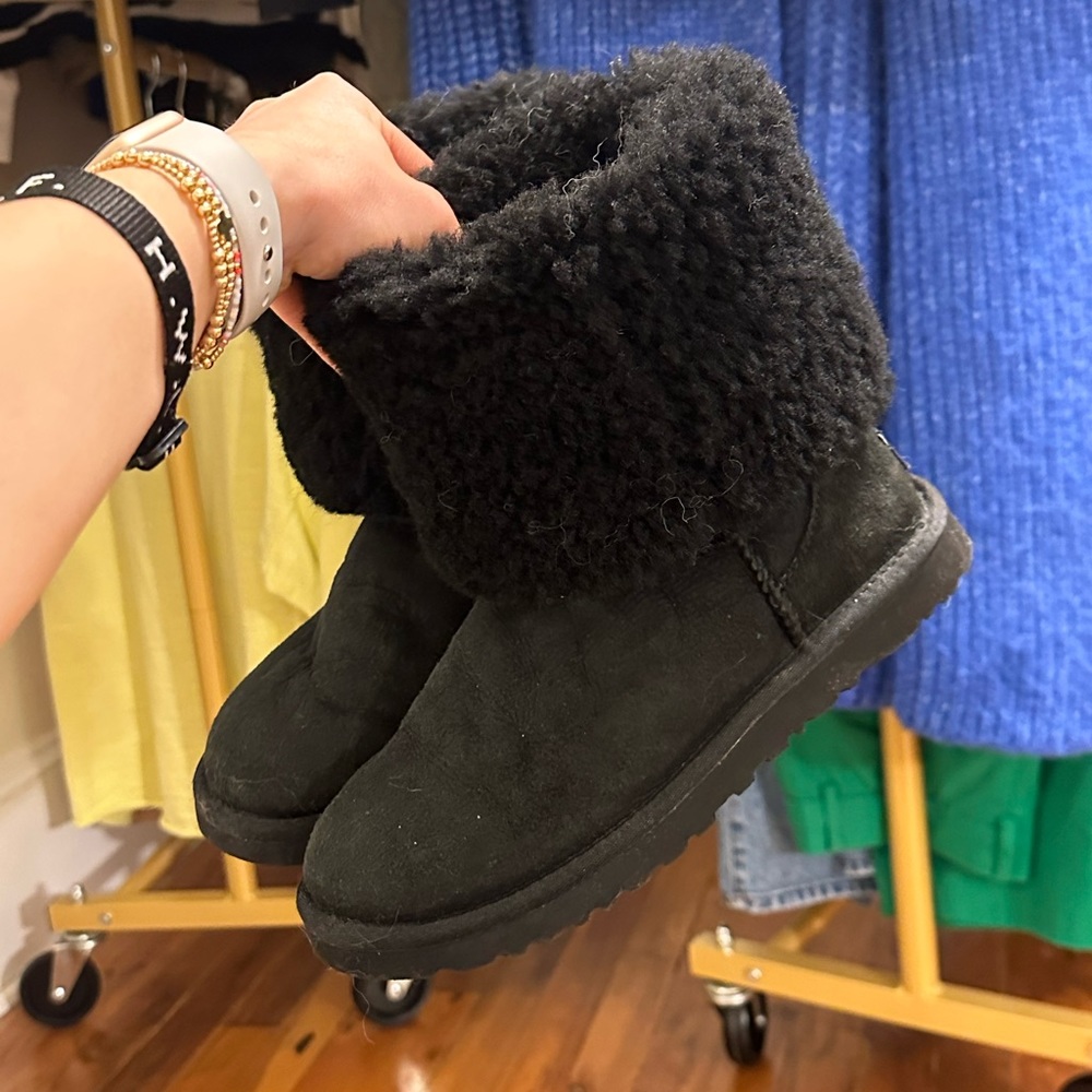 Black Uggs